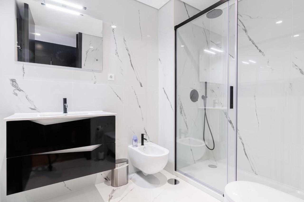 New Camoes Deluxe Apartment With Ac And Free Parking OOporto Exteriör bild